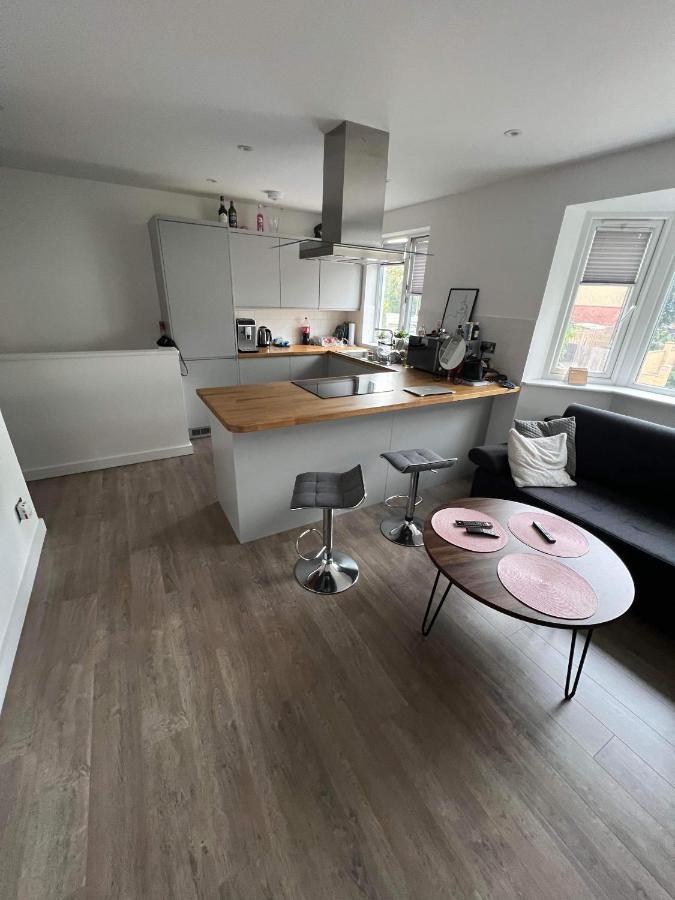 West London Apartment Exteriör bild